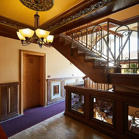 Brilant Antik 地拉那