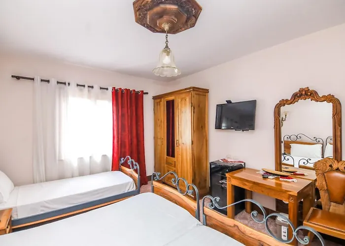 Brilant Antik 티라나