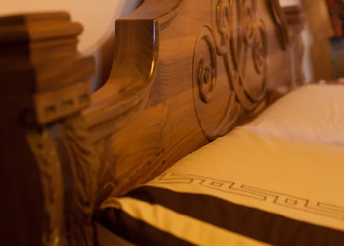 Brilant Antik 티라나