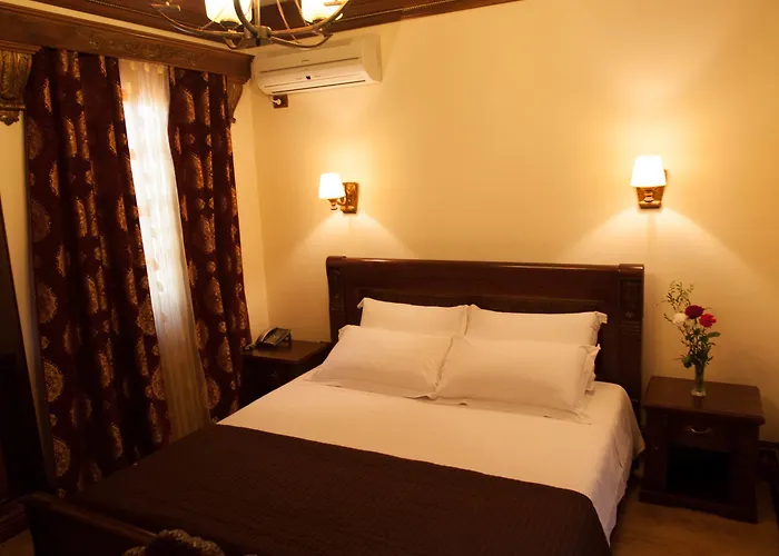 Brilant Antik 티라나